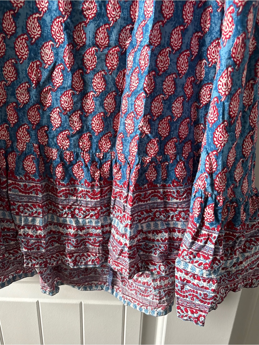 BeachLunchLounge Blue & red paisley print maxi dress with tassel detail, size M - Picture 5 of 7